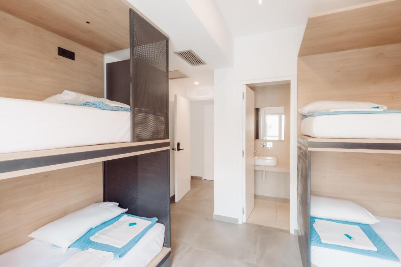 Bed 4-Bed Mixed Dormitory Room