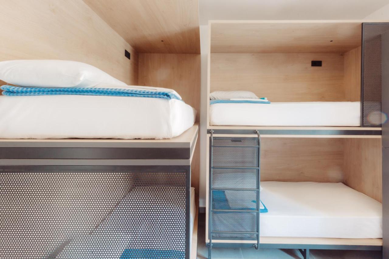 Bed 6-Bed Dormitory Room