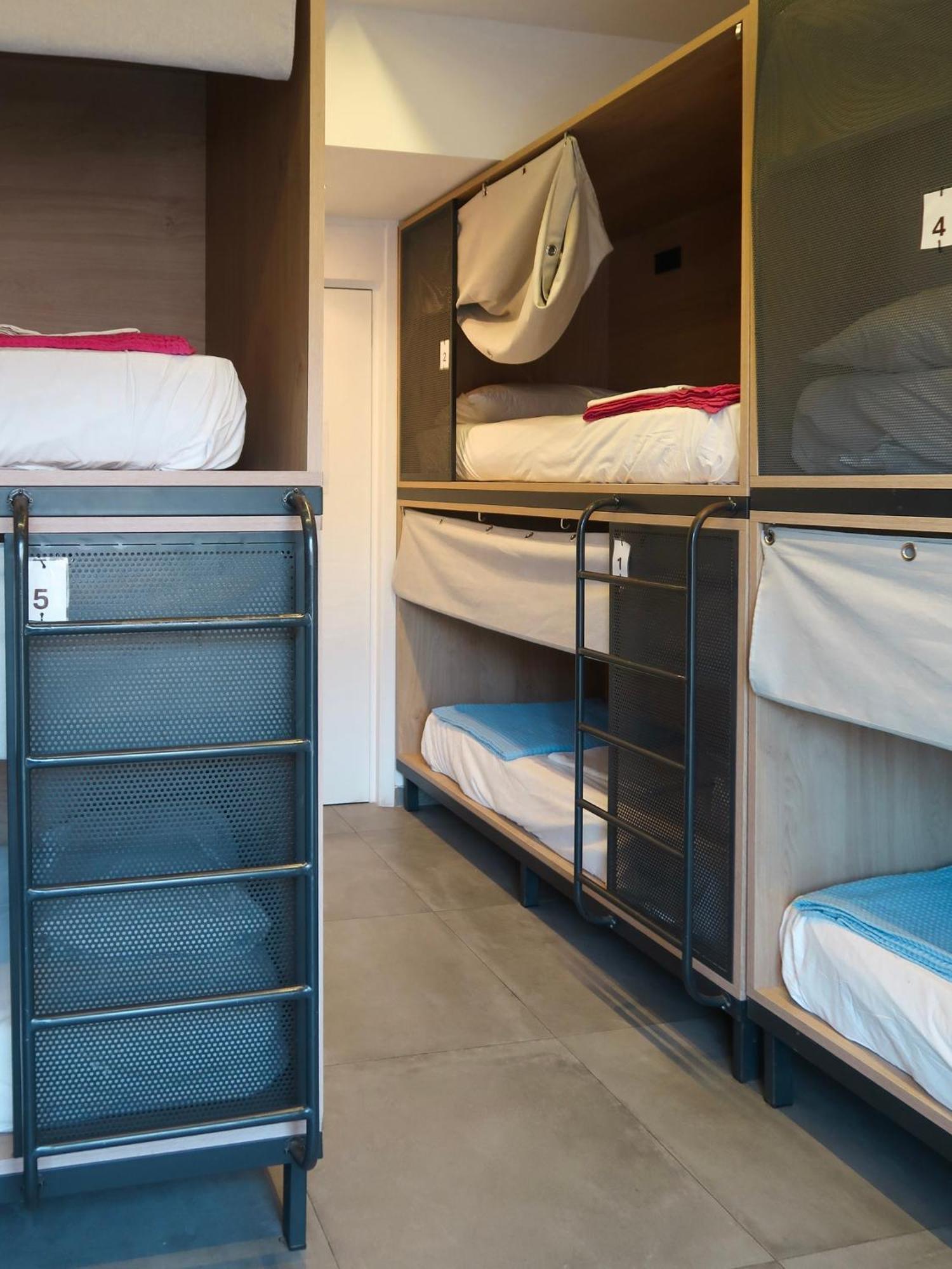 Bed 6-Bed Dormitory Room